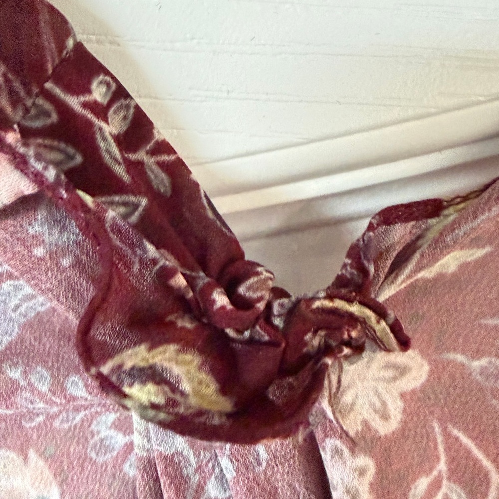 Ria Shah Label maroon floral printed cape set - Picture 6 of 9